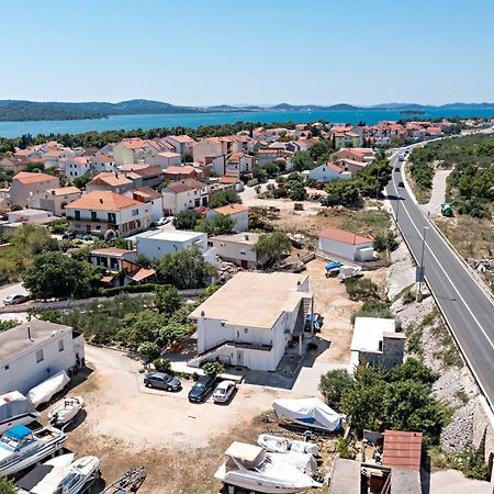 Apartments With A Parking Space Pirovac, Sibenik - 13263 מראה חיצוני תמונה