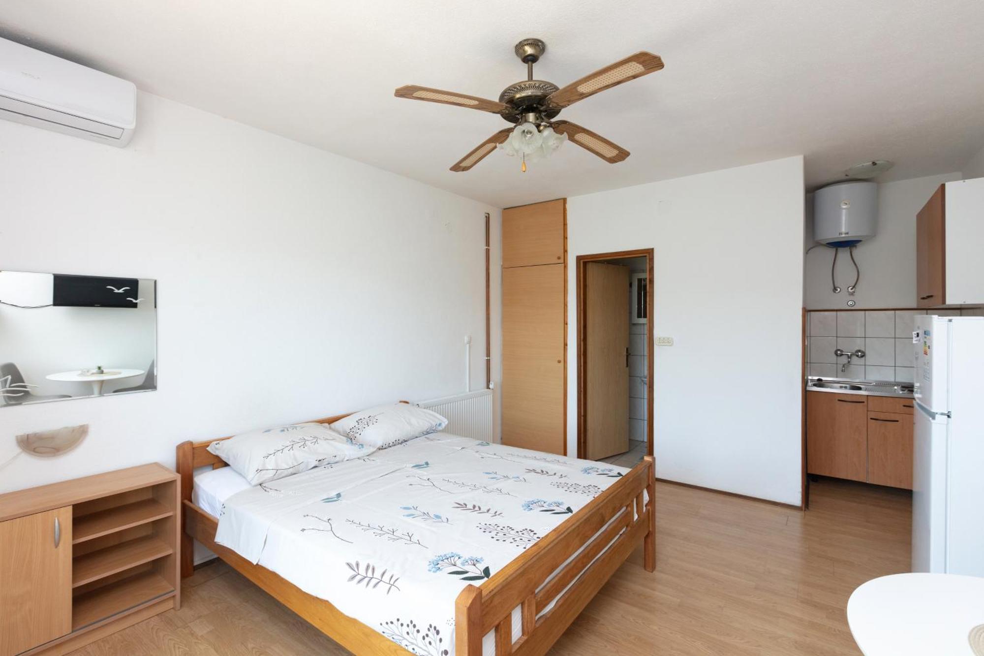 Apartments With A Parking Space Pirovac, Sibenik - 13263 חדר תמונה