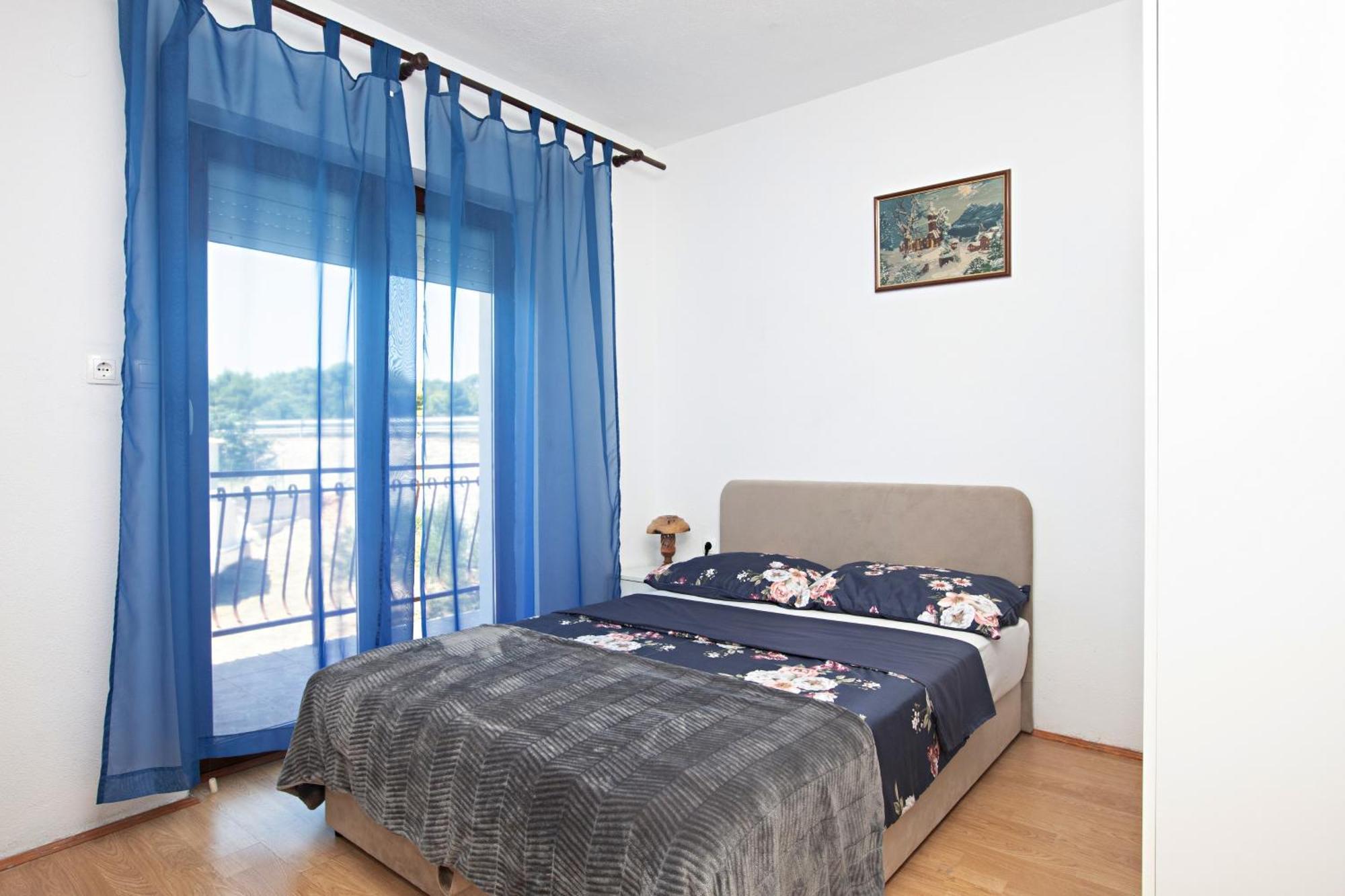 Apartments With A Parking Space Pirovac, Sibenik - 13263 מראה חיצוני תמונה